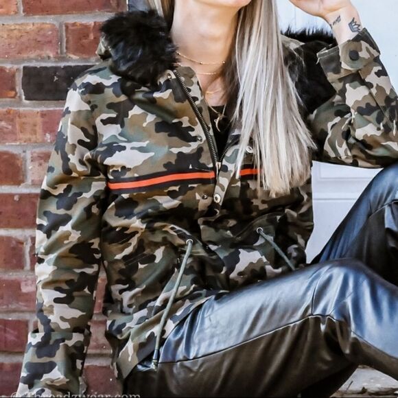 Camo Faux Fur Hooded Parka‎ - Picture 4 of 15